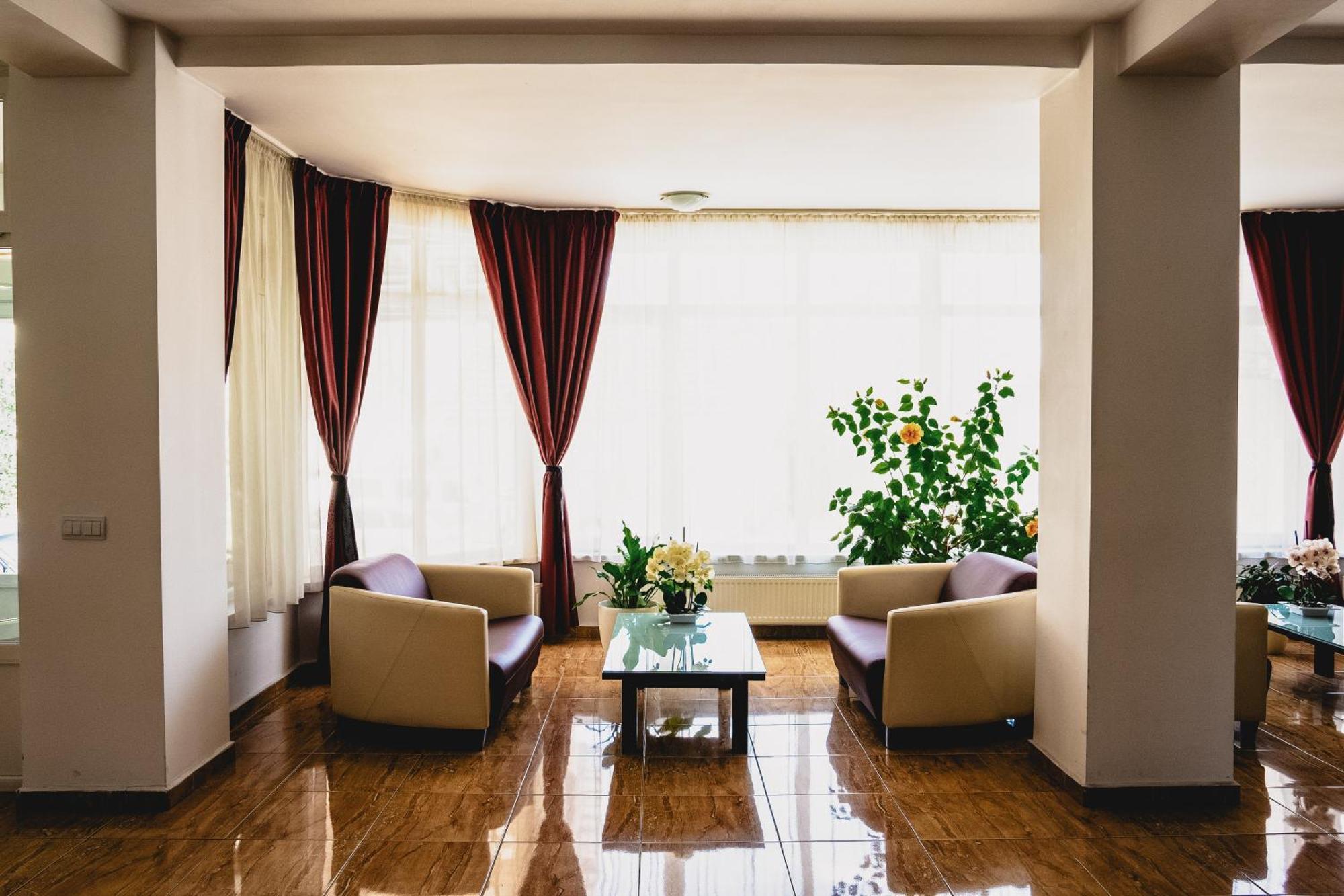 Eden Hotel 3*
